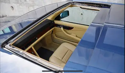 Mercedes-Benz SEC 500 — Chef-d'œuvre coupé des années 80, seulement 52 700 km — interior