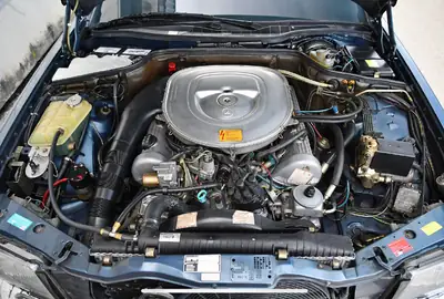 Mercedes-Benz SEC 500 — Chef-d'œuvre coupé des années 80, seulement 52 700 km — detail