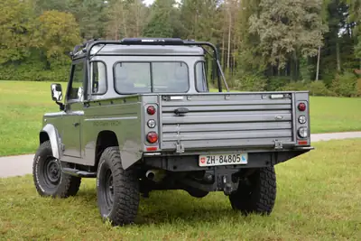 Land Rover Defender 2003 — Le mythe du tout-terrain robuste, diesel fiable — Miniatur 8