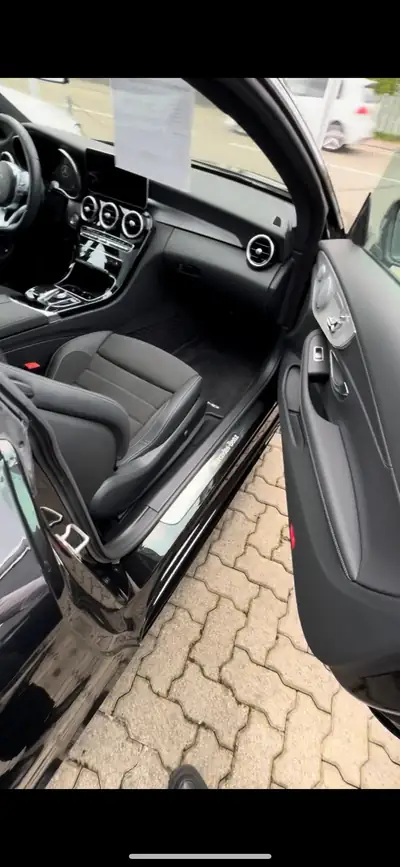 Mercedes-Benz C 200 Coupé AMG Line 4Matic — Élégance sportive et technologie hybride — détail