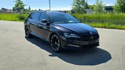 Škoda Superb Combi 2.0 TSI SportLine Plus 4x4 — Break premium polyvalent, 272 ch et traction intégrale — vue extérieure