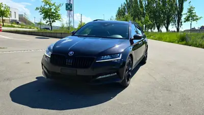 Škoda Superb Combi 2.0 TSI SportLine Plus 4x4 — Break premium polyvalent, 272 ch et traction intégrale — arrière