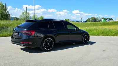 Škoda Superb Combi 2.0 TSI SportLine Plus 4x4 — Break premium polyvalent, 272 ch et traction intégrale — intérieur