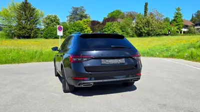 Škoda Superb Combi 2.0 TSI SportLine Plus 4x4 — Break premium polyvalent, 272 ch et traction intégrale — tableau de bord