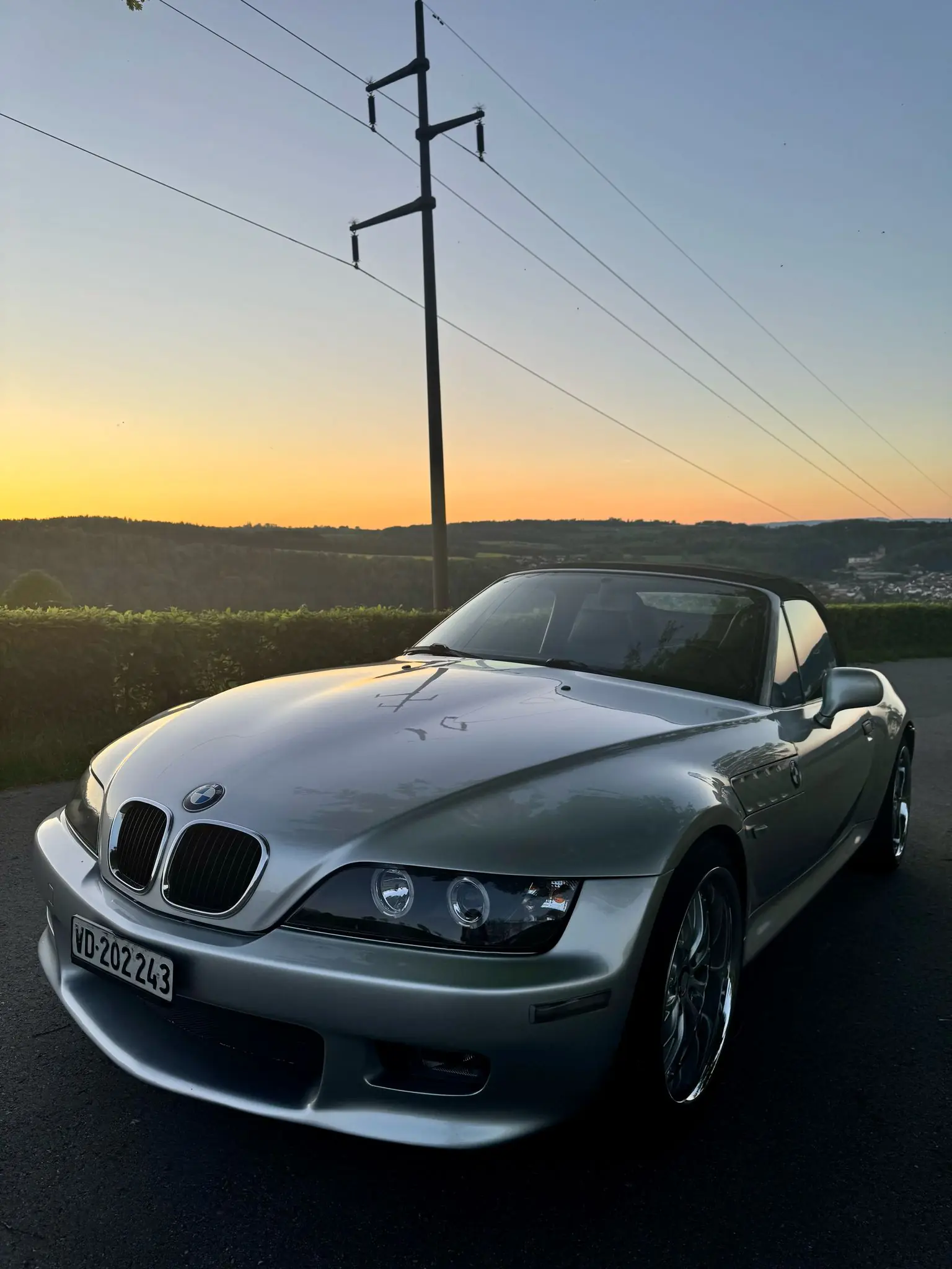 BMW Z3 2.0i Roadster — Légende cabriolet des années 2000, 6 cylindres authentique — Außenansicht