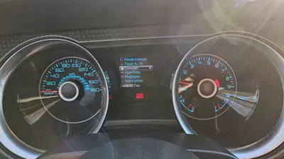 Ford Mustang Boss 302 — Muscle car légendaire, 450 ch et boîte manuelle — cruscotto
