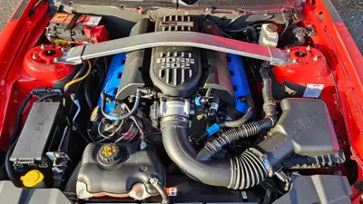 Ford Mustang Boss 302 — Muscle car légendaire, 450 ch et boîte manuelle — dettaglio