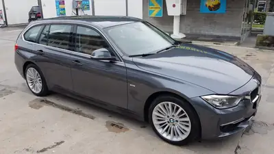 BMW 328i xDrive Touring — Familiale sportive, 212 000 km, traction intégrale — exterior view
