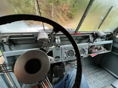 Land Rover 88-110 88/11 A 1966 — Légende 4x4 diesel, ultra-basse kilométrage — interior