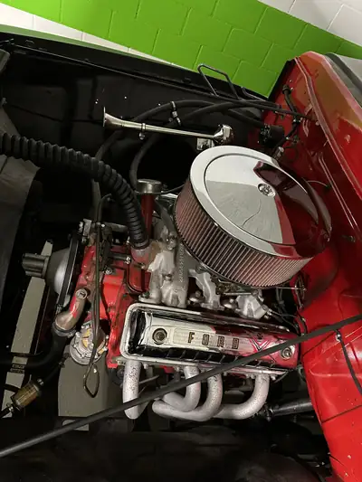 Ford F100 Pick-up 1955 — Légendaire Pick-up américain V8 avec homologation Vétéran — Armaturenbrett