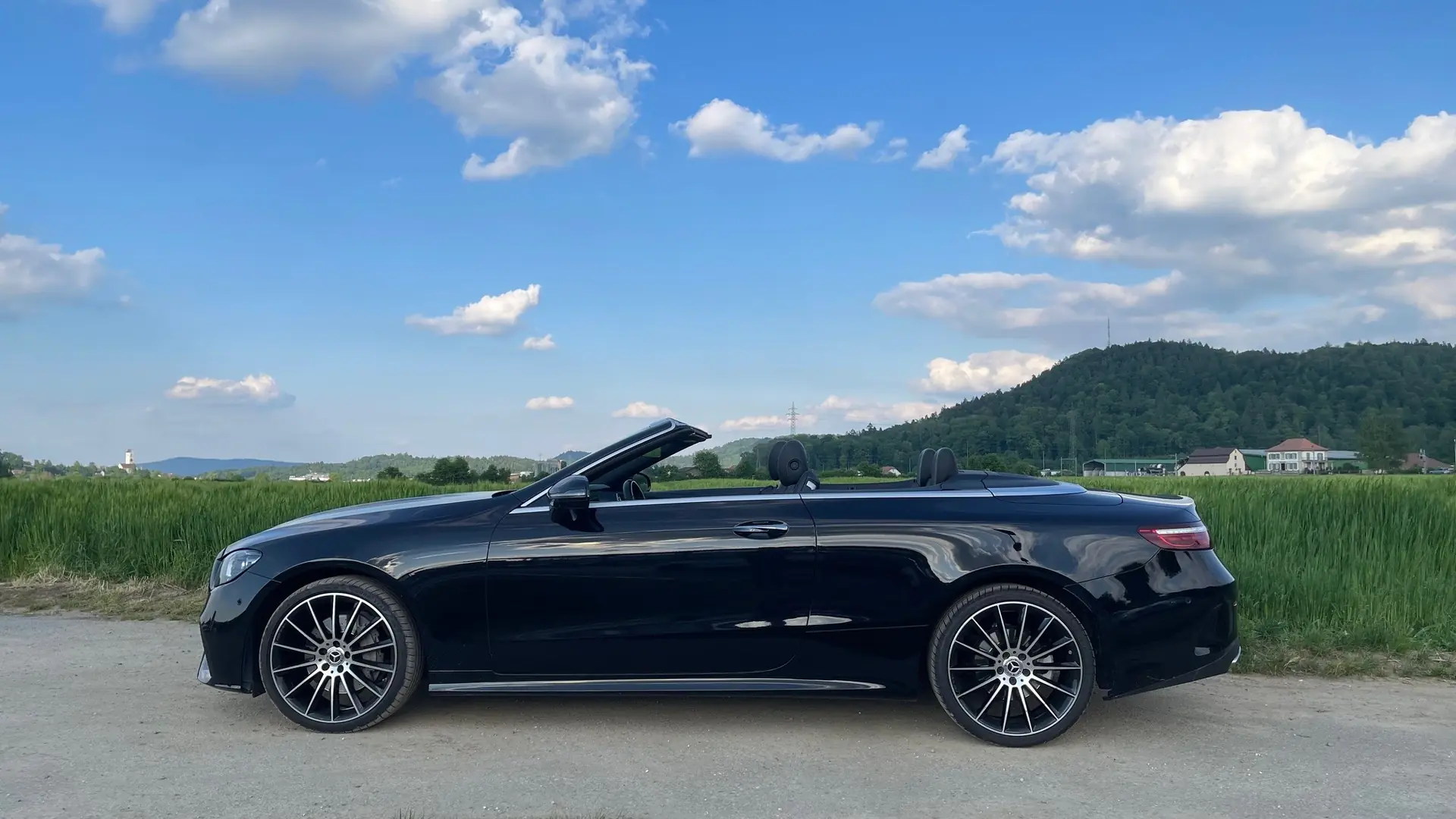 Mercedes-Benz E 200 Cabriolet 4Matic AMG Line — Décapotable sportive, 55'000 km seulement — vue extérieure