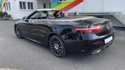 Mercedes-Benz E 200 Cabriolet 4Matic AMG Line — Décapotable sportive, 55'000 km seulement — côté