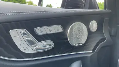 Mercedes-Benz E 200 Cabriolet 4Matic AMG Line — Décapotable sportive, 55'000 km seulement — Miniature 8