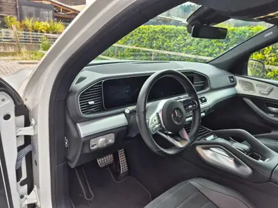 Mercedes-Benz GLE 300 d 4Matic AMG Line — SUV diesel hybride 272 ch, 65'000 km — Innenraum