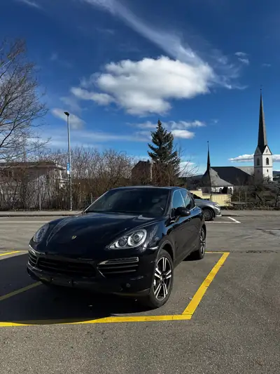 Porsche Cayenne S Hybrid 2012 — SUV premium hybride, 157'000 km, contrôle technique ok — Seitenansicht