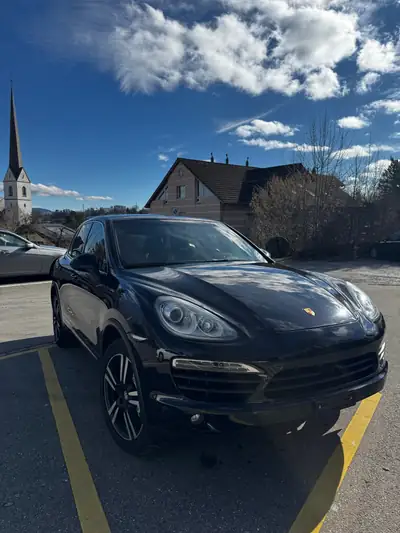 Porsche Cayenne S Hybrid 2012 — SUV premium hybride, 157'000 km, contrôle technique ok — Außenansicht