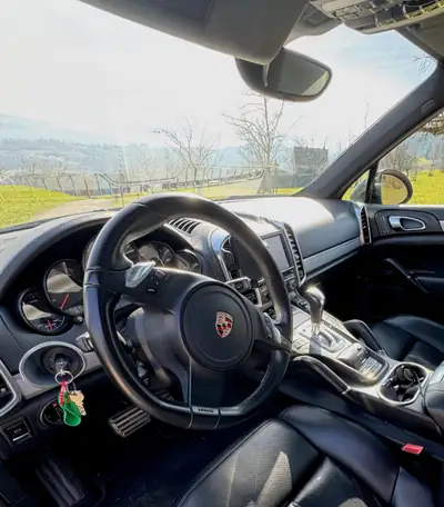 Porsche Cayenne S Hybrid 2012 — SUV premium hybride, 157'000 km, contrôle technique ok — Armaturenbrett