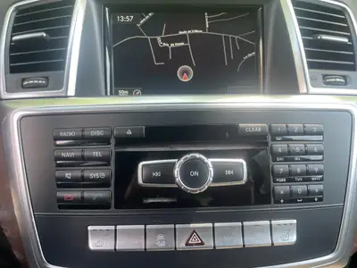 Mercedes-Benz ML 350 Executive 4Matic — SUV premium allemand, expertise et garantie incluses — Miniatura 14