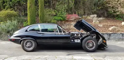 Jaguar E-Type Série III 1971 — Légende britannique, 276 ch purs — vista posteriore