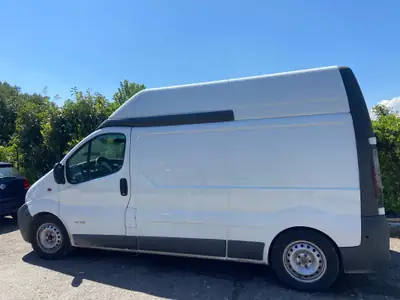 Nissan Primastar 1.9 dCi — Utilitaire robuste, 160 000 km, sans sinistre — tableau de bord