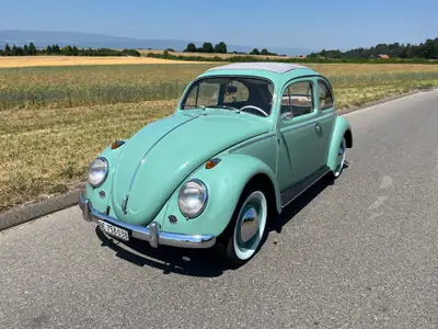 VW Käfer 1200 De Luxe Sedan Faltdach — Légende automobile des années 60, toit ouvrant original — vista esterna