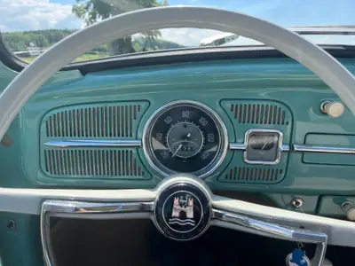 VW Käfer 1200 De Luxe Sedan Faltdach — Légende automobile des années 60, toit ouvrant original — dettaglio