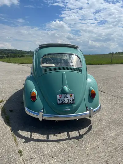 VW Käfer 1200 De Luxe Sedan Faltdach — Légende automobile des années 60, toit ouvrant original — Miniatura 16