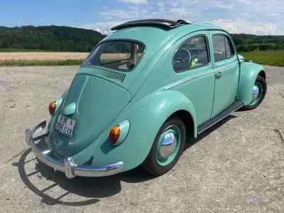 VW Käfer 1200 De Luxe Sedan Faltdach — Légende automobile des années 60, toit ouvrant original — Miniatura 17
