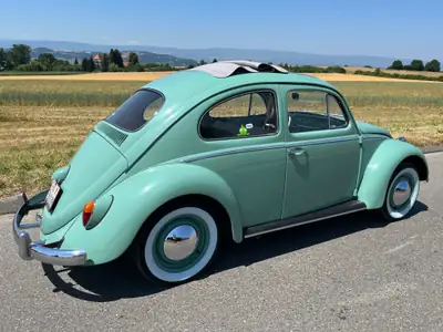 VW Käfer 1200 De Luxe Sedan Faltdach — Légende automobile des années 60, toit ouvrant original — Miniatura 19