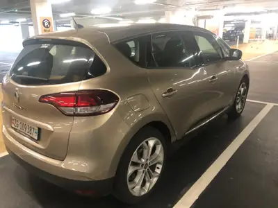 Renault Scénic Diesel — Très économe, 59'700 km, boîte auto — vista posteriore