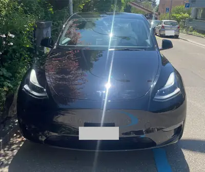 Tesla Model Y Long Range 4x4 — SUV électrique haute performance, 61 300 km — vista posteriore