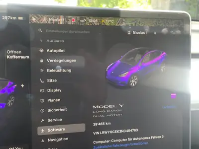 Tesla Model Y Long Range 4x4 — SUV électrique haute performance, 61 300 km — Miniatura 17