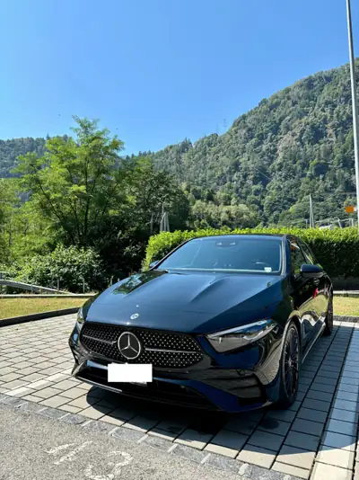 Mercedes-Benz Classe A 220 4Matic — Berline sportive hybride essence, 37 700 km — vista esterna
