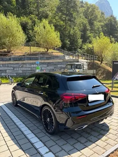 Mercedes-Benz Classe A 220 4Matic — Berline sportive hybride essence, 37 700 km — interni