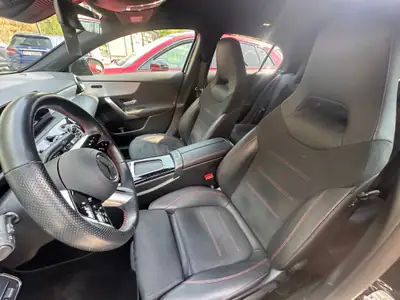 Mercedes-Benz Classe A 220 4Matic — Berline sportive hybride essence, 37 700 km — Miniatura 9