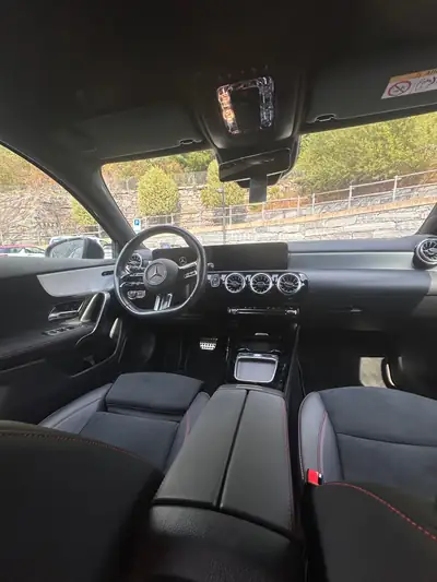 Mercedes-Benz Classe A 220 4Matic — Berline sportive hybride essence, 37 700 km — Miniatura 8