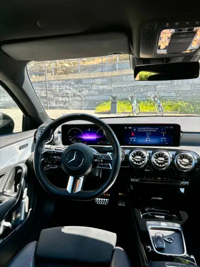 Mercedes-Benz Classe A 220 4Matic — Berline sportive hybride essence, 37 700 km — Miniatura 7