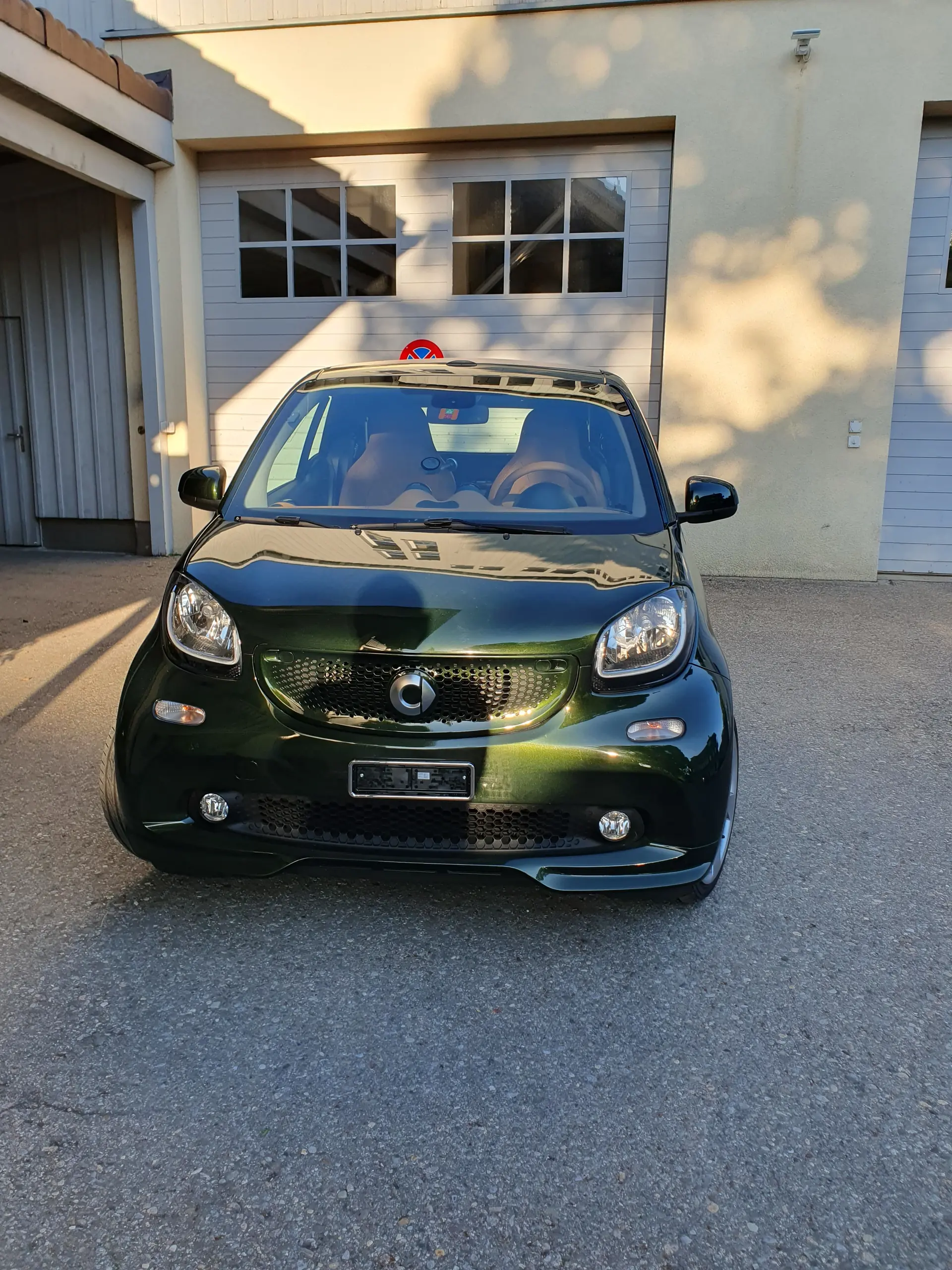 Smart ForTwo Brabus Cabrio Xclusive 2019 — Cabriolet de prestige, Monaco-Green unique — vista esterna