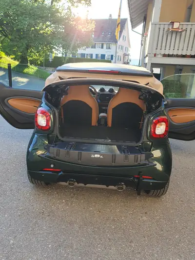 Smart ForTwo Brabus Cabrio Xclusive 2019 — Cabriolet de prestige, Monaco-Green unique — Miniatura 8