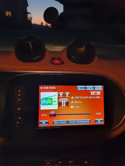 Smart ForTwo Brabus Cabrio Xclusive 2019 — Cabriolet de prestige, Monaco-Green unique — Miniatura 10