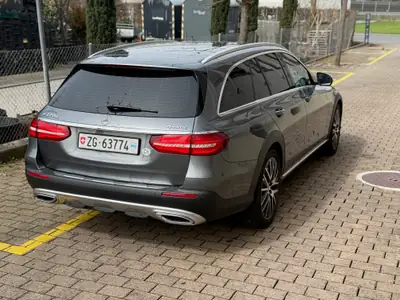 Mercedes-Benz E 220 d All-Terrain — Break diesel 4x4, 214000 km, sécurité garantie — rear view