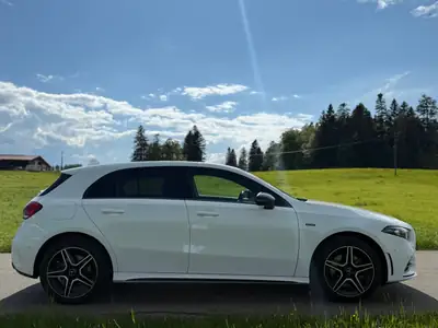 Mercedes-Benz A 250e AMG Line — Hybride rechargeable, 45 500 km, design affirmé — Miniatura 7