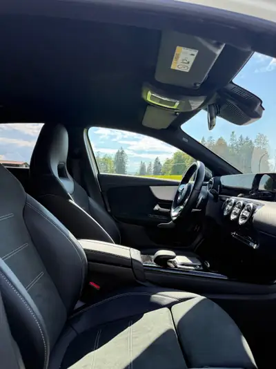 Mercedes-Benz A 250e AMG Line — Hybride rechargeable, 45 500 km, design affirmé — Miniatura 12