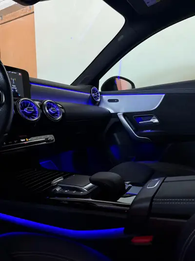 Mercedes-Benz A 250e AMG Line — Hybride rechargeable, 45 500 km, design affirmé — Miniatura 17
