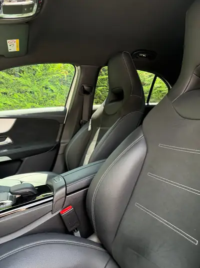 Mercedes-Benz A 250e AMG Line — Hybride rechargeable, 45 500 km, design affirmé — Miniatura 18