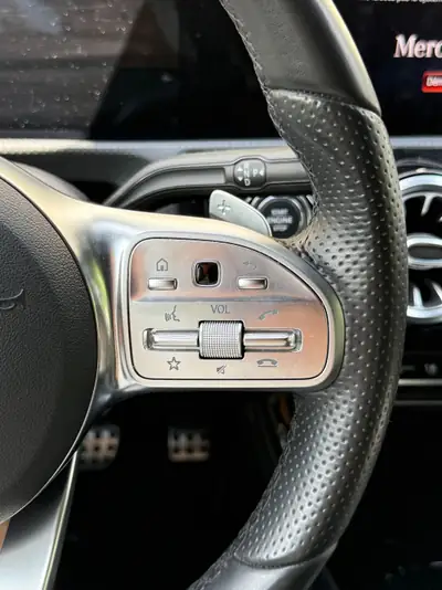 Mercedes-Benz A 250e AMG Line — Hybride rechargeable, 45 500 km, design affirmé — Miniatura 21