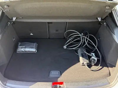 Mercedes-Benz A 250e AMG Line — Hybride rechargeable, 45 500 km, design affirmé — Miniatura 23