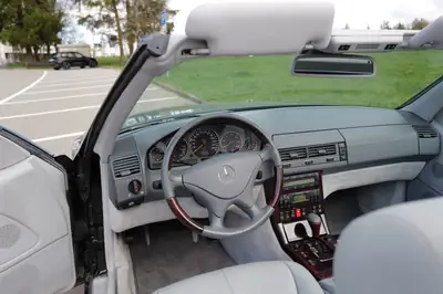 Mercedes-Benz SL 320 — Cabriolet de prestige année 2000, entretien complet documenté — Detail
