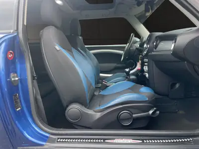 MINI Cabrio Cooper S — Cabriolet ludique et dynamique, entretien à jour — Miniatura 11