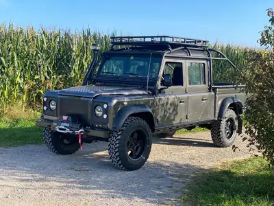 Land Rover Defender 130 2.5 Td5 — Légende du tout-terrain, robustesse éprouvée — arrière